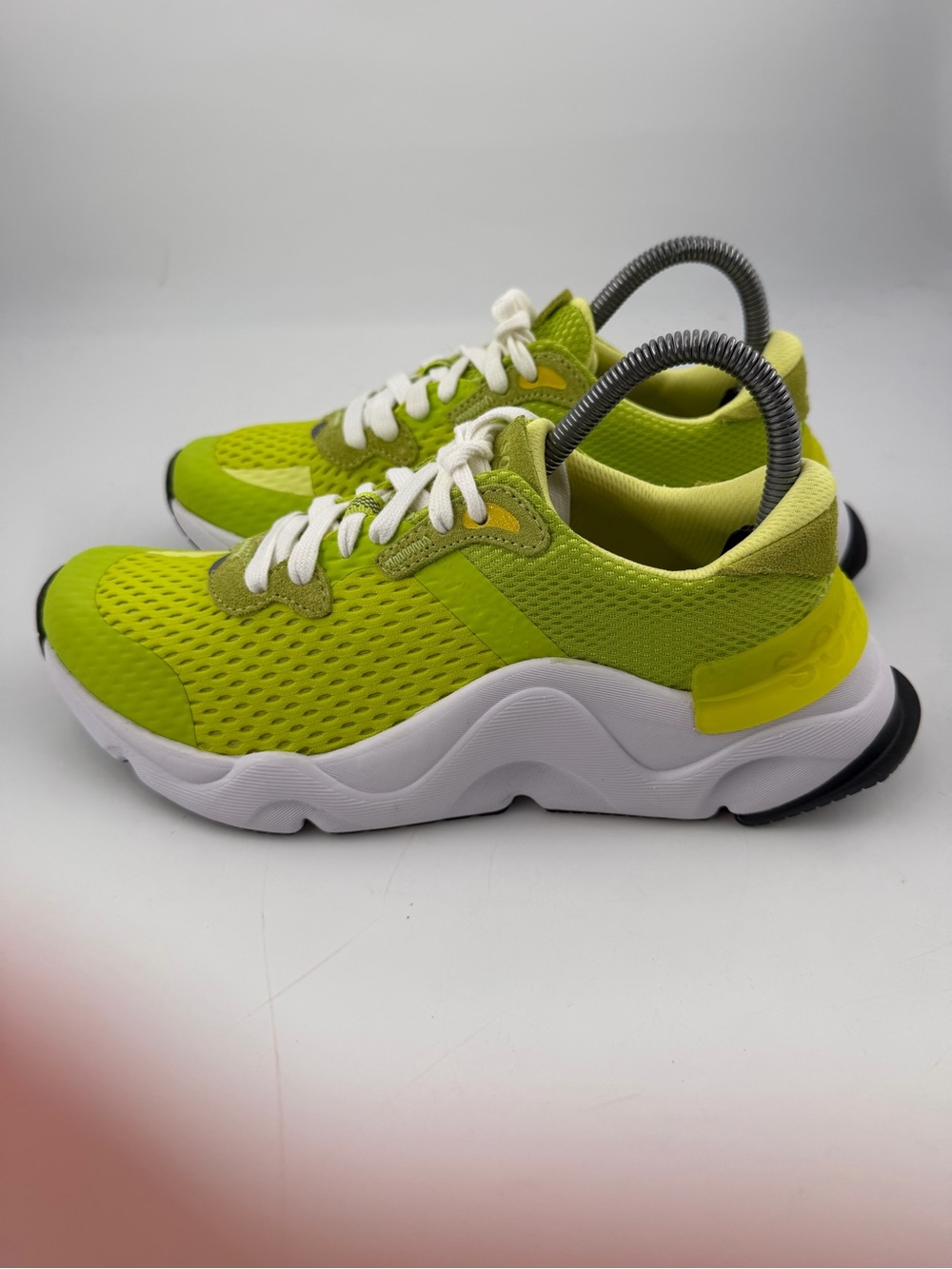 Sorel Women’s Kinetic RNEGD - SZ 7.5- Acid Green Lace-Up Sneakers Shoes - Picture 14 of 15